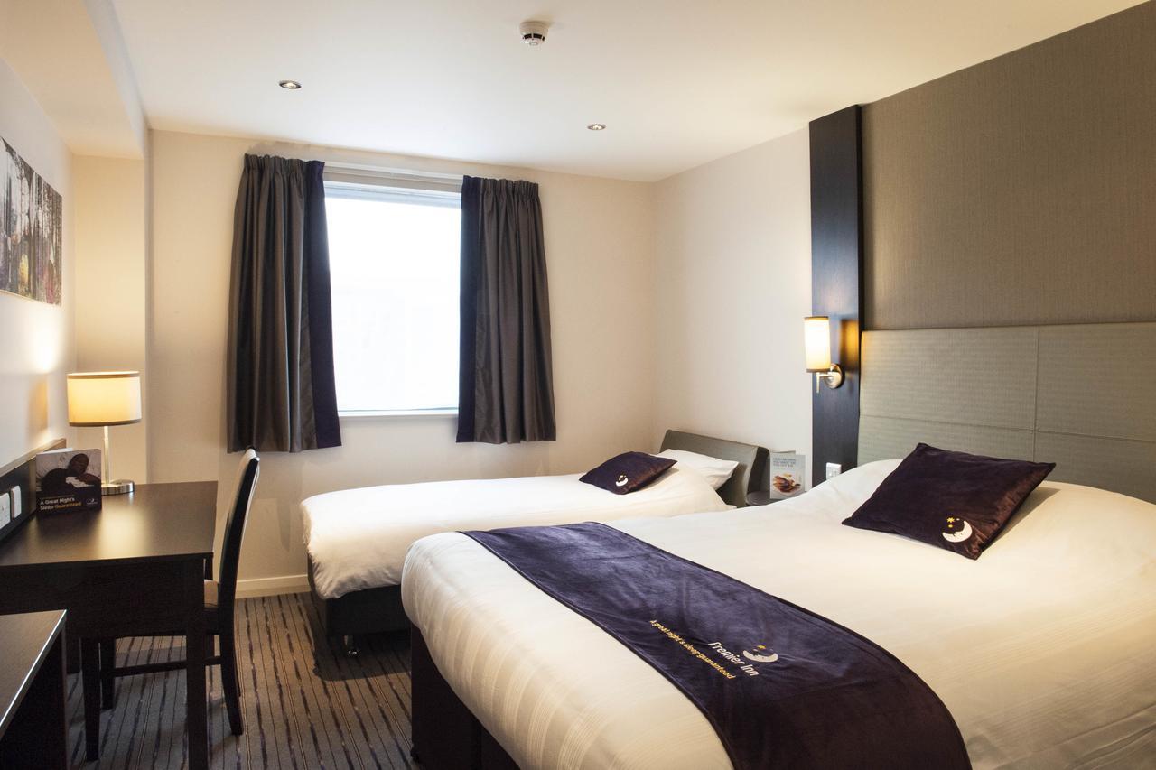 Premier Inn London Eltham Exterior photo