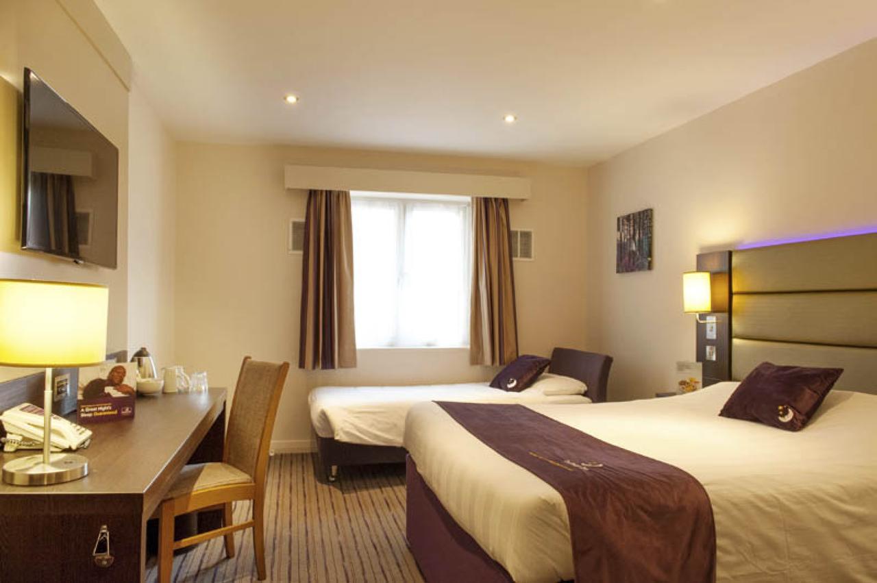 Premier Inn London Eltham Exterior photo